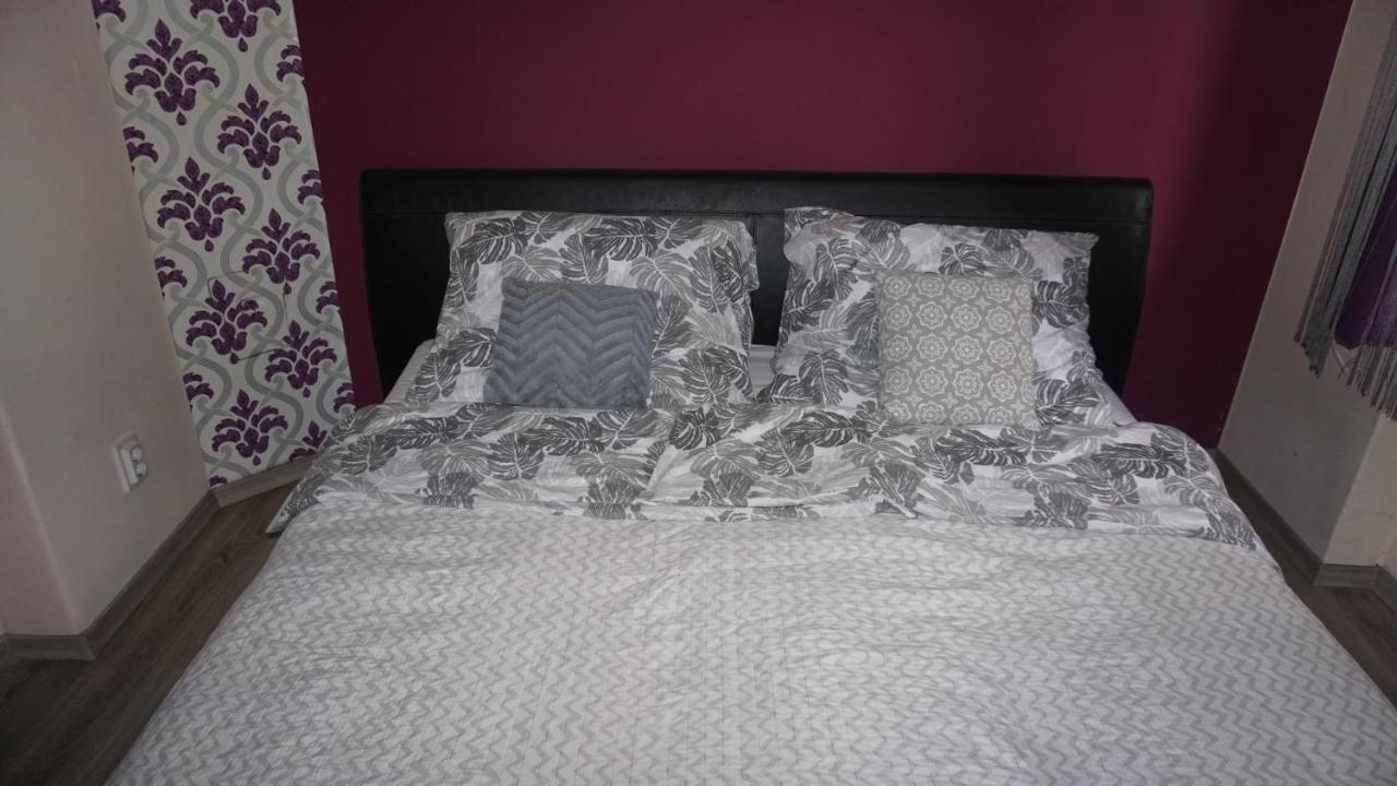 Edes Otthon Apartman Gyula Exterior photo