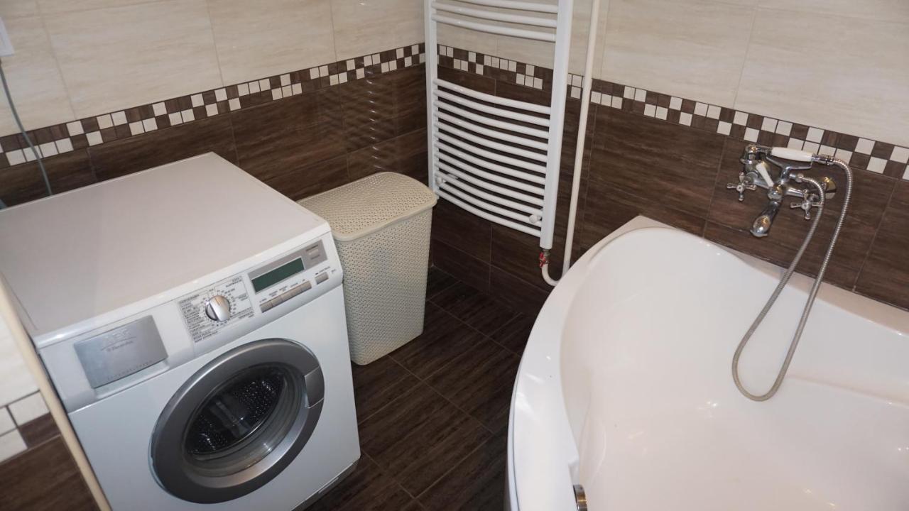 Edes Otthon Apartman Gyula Exterior photo