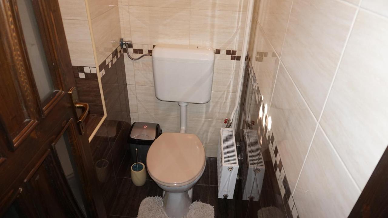 Edes Otthon Apartman Gyula Exterior photo